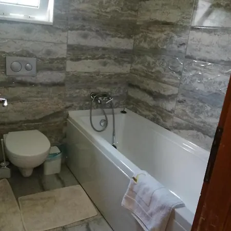 Rada Apartment *