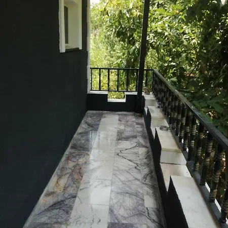 Rada Apartment *